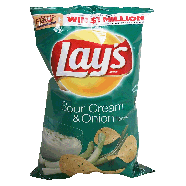 Lay's  sour cream & onion flavored potato chips  7.75oz