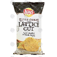Lay's Kettle Cooked lattice cut; aged cheddar & black pepper flavor 7oz