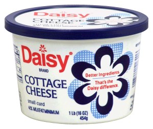 Daisy Cottage Cheese 4% Small Curd 16 ounce